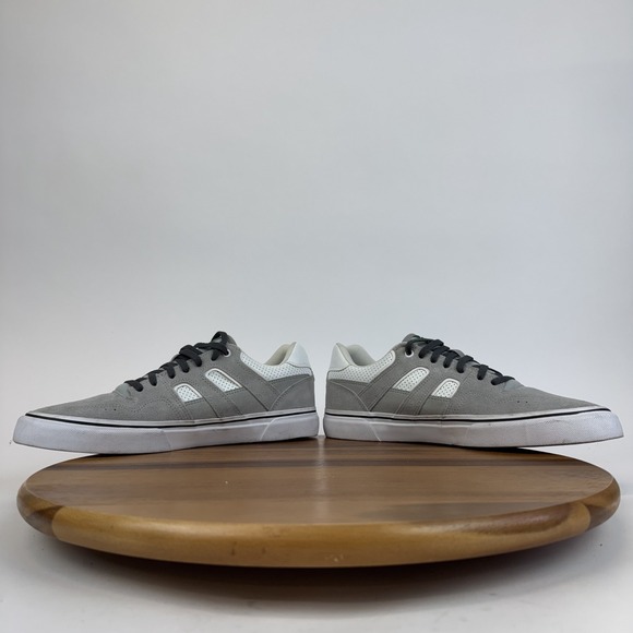 Athletic_Shoes